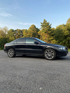 Volvo s60 (2 фото из 9)