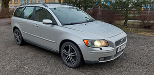 Volvo V50 td 100kw 2005a (2 foto / 13)