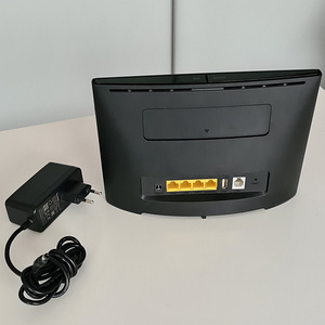Huawei 4G LTE Cat6 Модем Wi-Fi-маршрутизатор 2,4/5 ГГц - 4x (2 фото из 4)