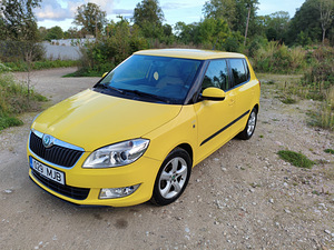 Škoda Fabia 2011 (4 фото из 10)