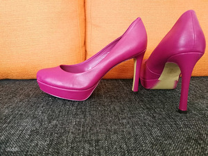 Новые розовые туфли, размер 39