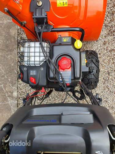 Müün uut Husqvarna lumepuhurit