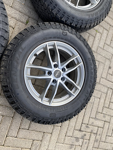215/70R16 All Terrain Rehvid (2 foto / 2)