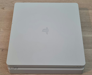 PS4 Slim Playstation 4 500GB (2 foto / 3)