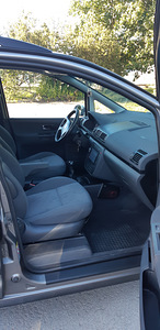 Volkswagen Sharan 1,9 TDI 85kw 2009 (8 foto / 9)