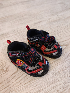 Laste tossud skechers 18 suurus (2 foto / 3)