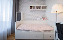 Ikea mööbel lastetuppa:kapp,voodi madratsitega,laud,2 riiuli