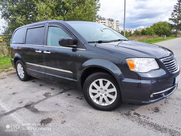 Chrysler Town and Country 3.6 LPG (фото #3)