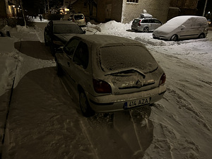 Mazda 121 luukpära (2 foto / 3)