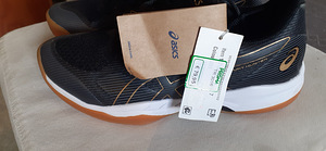 Asics Uued nr.40 (2 foto / 3)