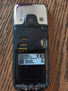 Nokia 6700 Classic UUS Karbis (3 foto / 6)
