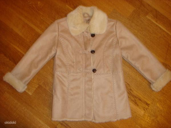 Практически новое весенне-осеннее пальто Guess, размер 104 (фото #1)