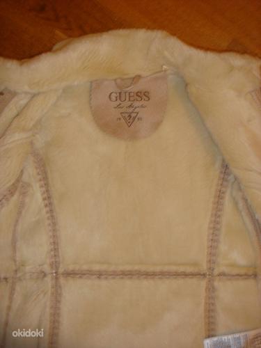 Практически новое весенне-осеннее пальто Guess, размер 104 (фото #2)