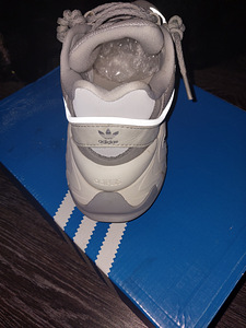 Adidas (3 foto / 3)