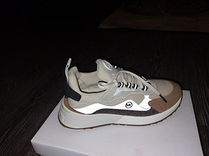 Michael kors (6 foto / 6)