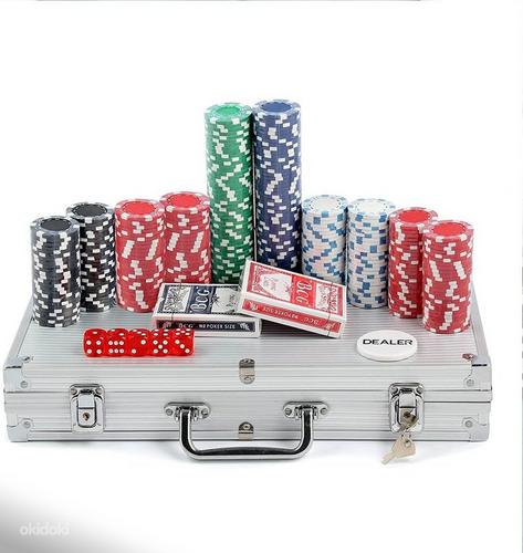 Покерный набор Texas Strong, 300 жетонов + чемодан (фото #1)
