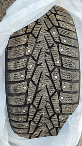 Шины Nokian Hakapeliitta 7 205/50 R17 XL (4 фото из 8)