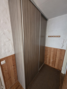 Kapp garderoob liuguksed lükanduksed (10 foto / 10)