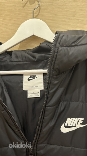 Nike куртка (фото #3)