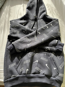 Nike kampsun (1 foto / 2)