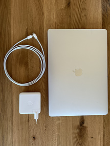 MacBook Pro 15" 2016 Silver (1 фото из 2)