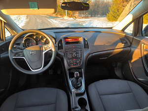 Opel astra j (5 foto / 11)