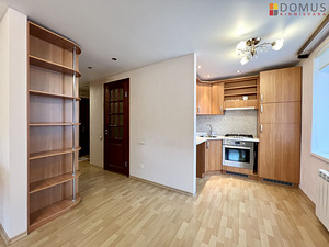 Kangelaste prospekt 27, Pähklimäe, Narva, Ida-Virumaa (1 foto / 10)