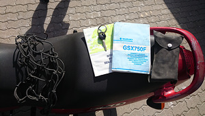 Suzuki GSX 750F (9 foto / 9)