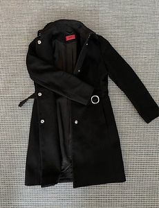 Hugo Boss пальто (2 фото из 2)