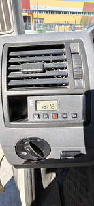 VOLKSWAGEN TRANSPORTER (9 foto / 10)