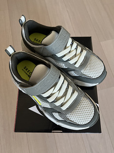 Laste tossud Skechers (suurus 31 / 19.5 cm) (1 foto / 6)
