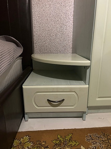 Ära anda 2 öökappi BRONEERTITUD (2 foto / 2)