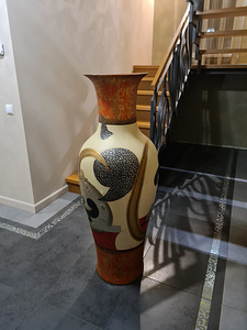 Большая декоративная ваза