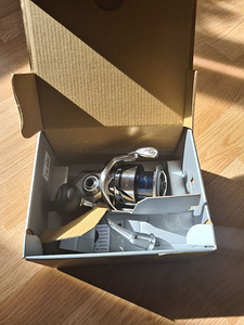 Shimano Stradic C5000XG FM NEW (1 foto / 2)