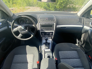 Škoda Octavia (5 фото из 6)