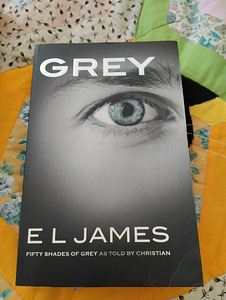 E.L.James Grey ja Attila inglise keeles (2 foto / 8)