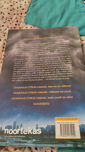 Veronica Roth Lahkulööja ja Mässaja. (5 foto / 10)