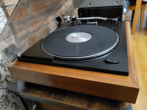 Grammofon, vinüülimängija Yamaha YP-700 (3 foto / 9)