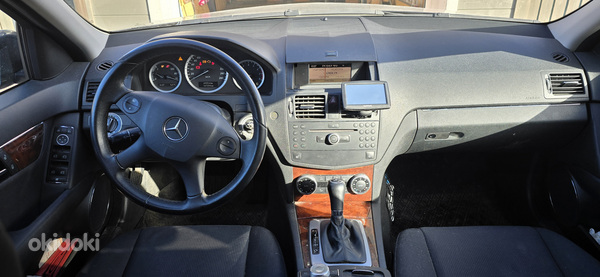 Mercedes Benz C180 BlueEFFICIENCY (фото #9)
