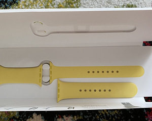 Apple Watch silicone rihm - yellow (1 foto / 2)