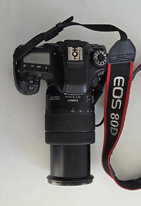 Canon EOS 80D + 18-135mm IS USM Kit (3 foto / 5)