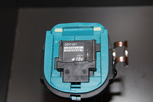 Makita DDF487 (3 фото из 3)