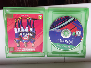 Xbox fifa19 (2 фото из 3)