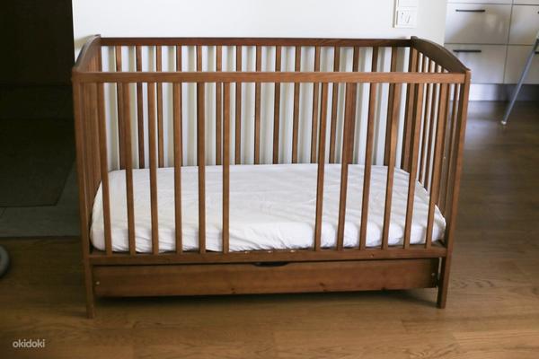 Детская кроватка с матрасом (фото #1)
