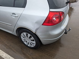 Volkswagen Golf V 2.0 TDI (4 foto / 12)