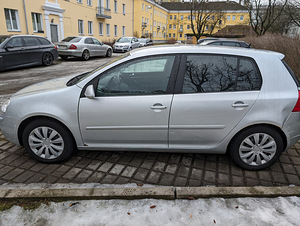 Volkswagen Golf V 2.0 TDI (11 foto / 12)