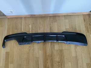 BMW F10 F11 tagumine must läikiv difuusor Rear spoiler (1 foto / 3)