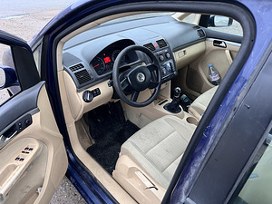 Volkswagen Touran 1.9 77kw (7 фото из 8)