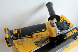 Akunurklihvija DeWalt DCG405N XR 18V (2 foto / 2)