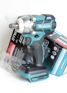 Akulöökmutrikeeraja Makita DTW285Z BL 18V (2 foto / 3)